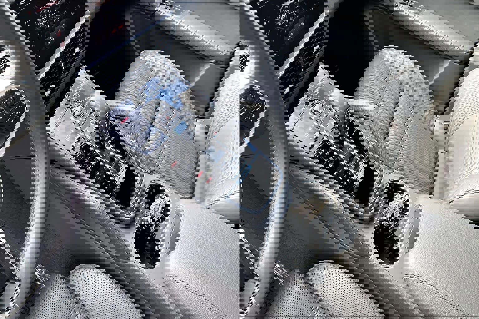 Used 2022 Porsche Cayenne S image 16