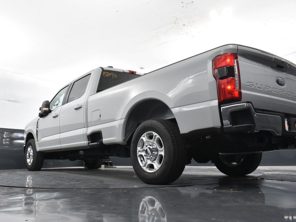 New 2026 Ford F250 XLT w/ XLT Premium Package image 33