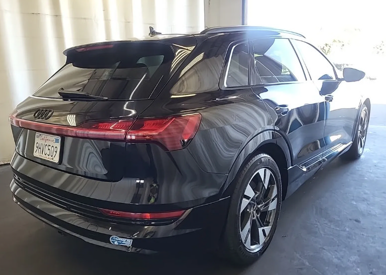 Used 2021 Audi e-tron Premium w/ Convenience Plus Package AWD/4WD image 4