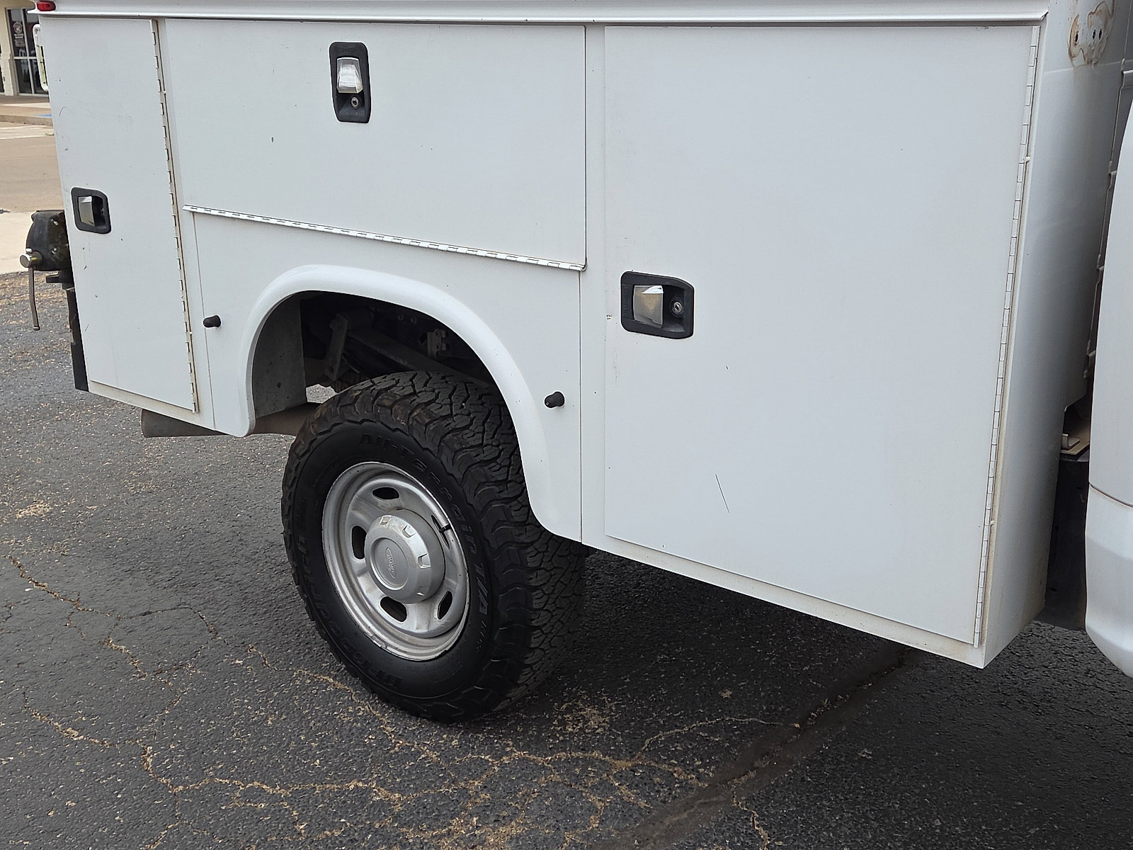 Used 2017 Ford F250 XL w/ Power Equipment Group AWD/4WD image 9