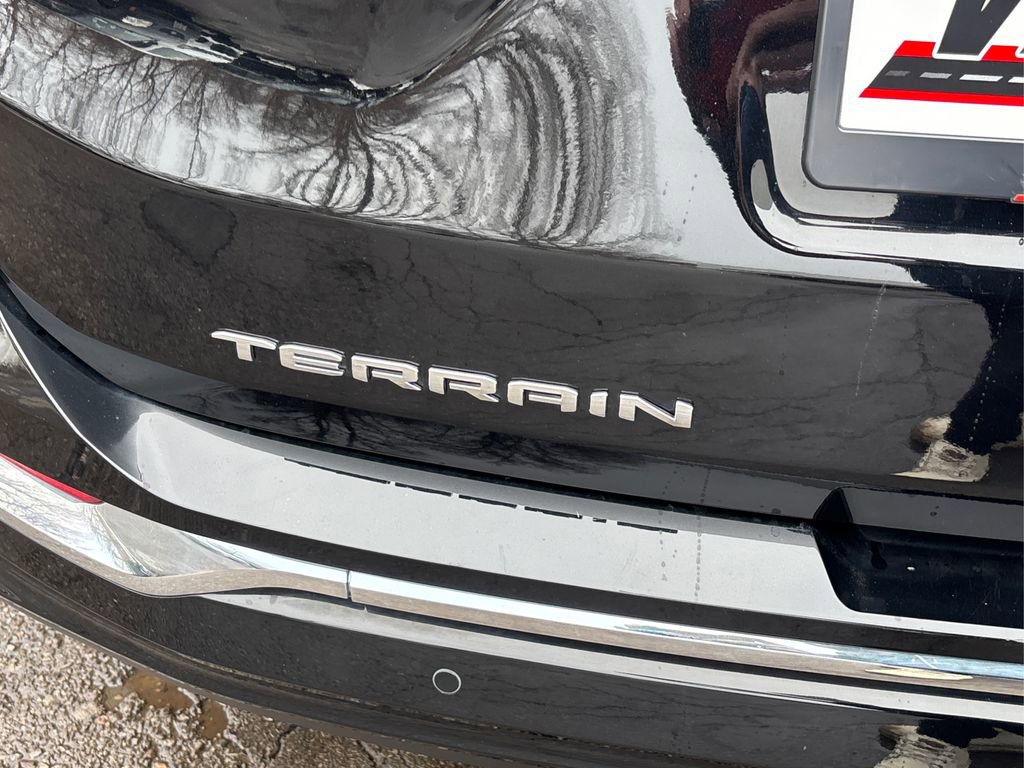 Used 2024 GMC Terrain Denali image 15