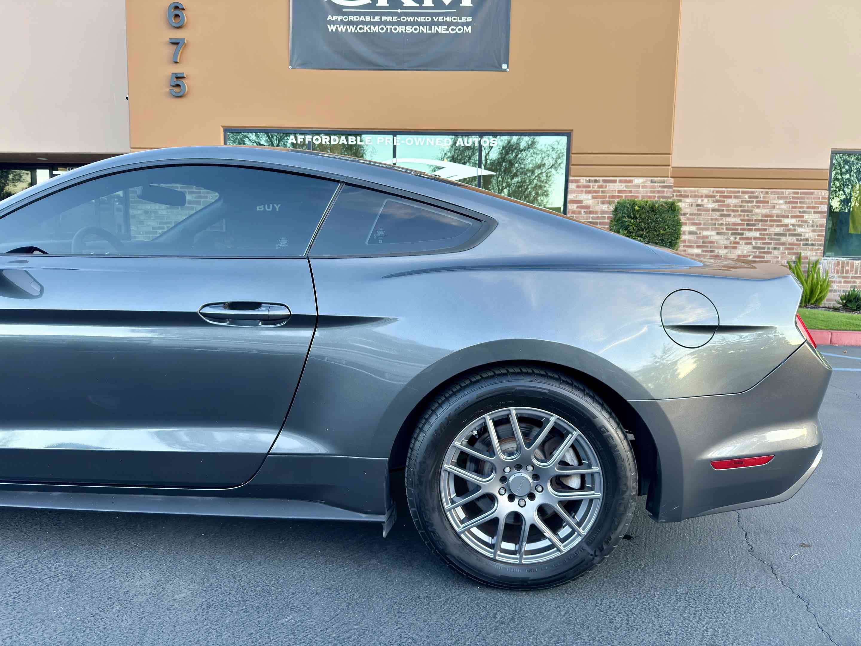 Used 2017 Ford Mustang Coupe RWD image 17