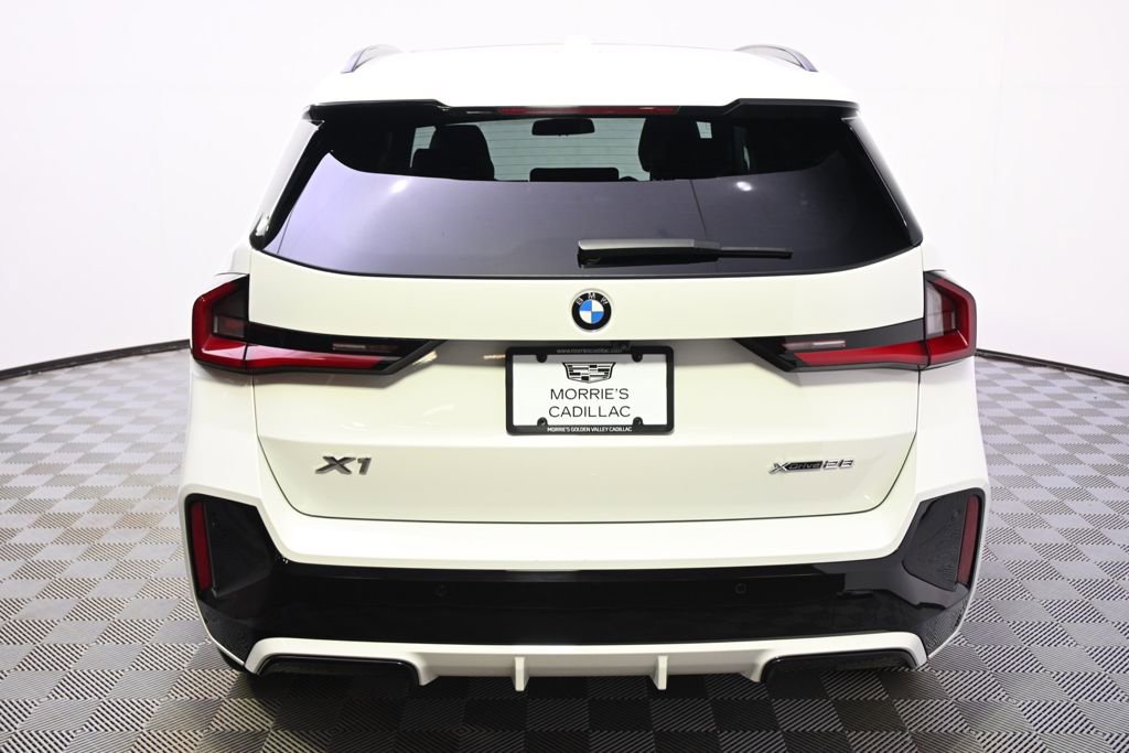 Used 2025 BMW X1 xDrive28i w/ M Sport Package AWD/4WD image 5