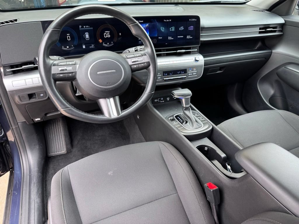 Certified 2025 Hyundai Kona SEL AWD/4WD image 2