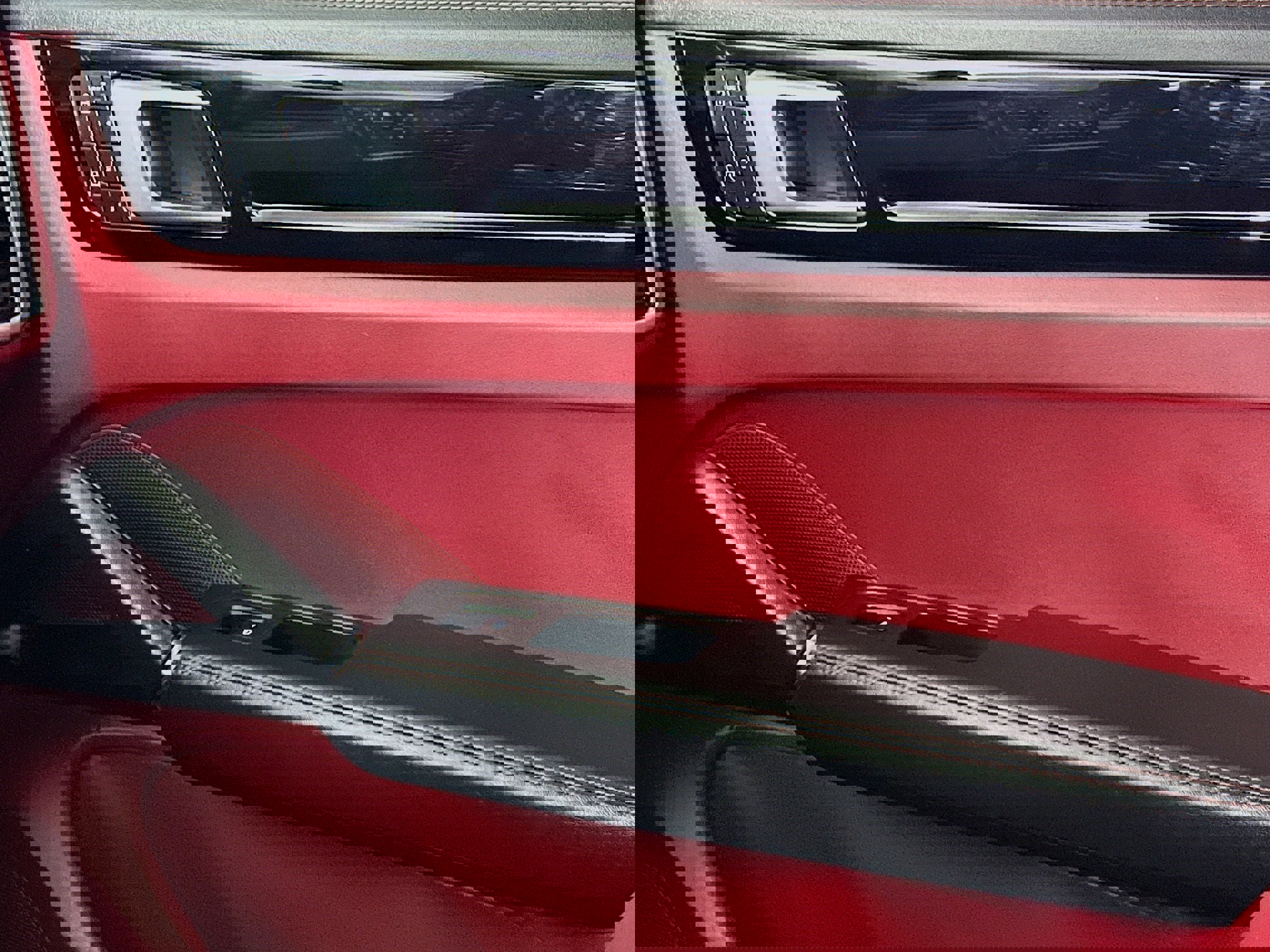 Used 2022 Porsche Cayenne E-Hybrid Coupe image 16