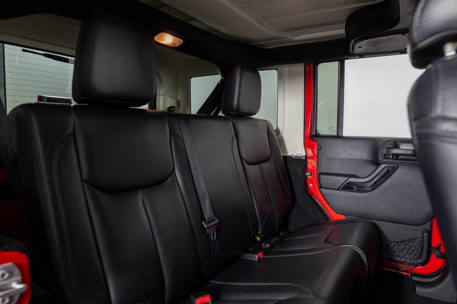 Used 2015 Jeep Wrangler Sahara image 23