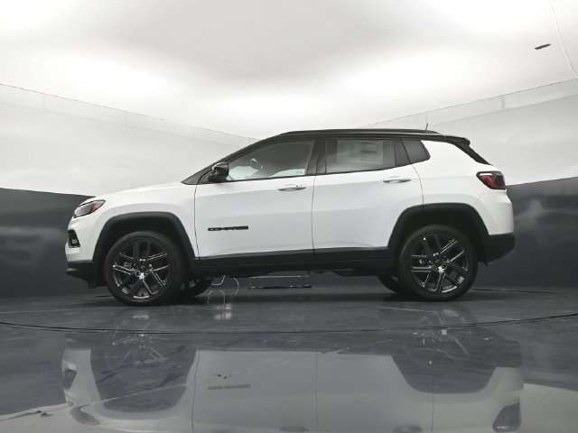 New 2026 Jeep Compass Limited w/ Sun, Sound & Navigation Group AWD/4WD image 21