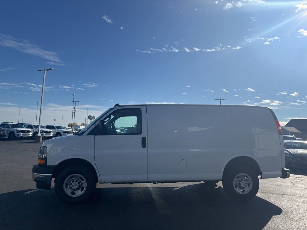 Used 2023 Chevrolet Express 2500 w/ Driver Convenience Package image 4