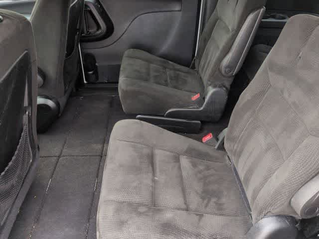 Used 2016 Dodge Grand Caravan SE image 17