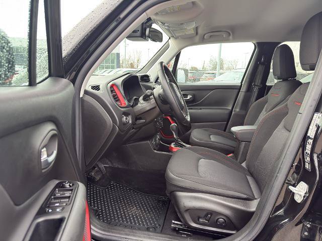 Used 2022 Jeep Renegade Trailhawk w/ Trailer Tow Group AWD/4WD image 11