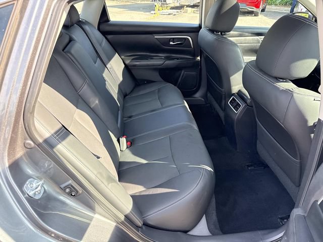 Used 2016 Nissan Altima 3.5 SL w/ 3.5 Technology Package FWD image 11