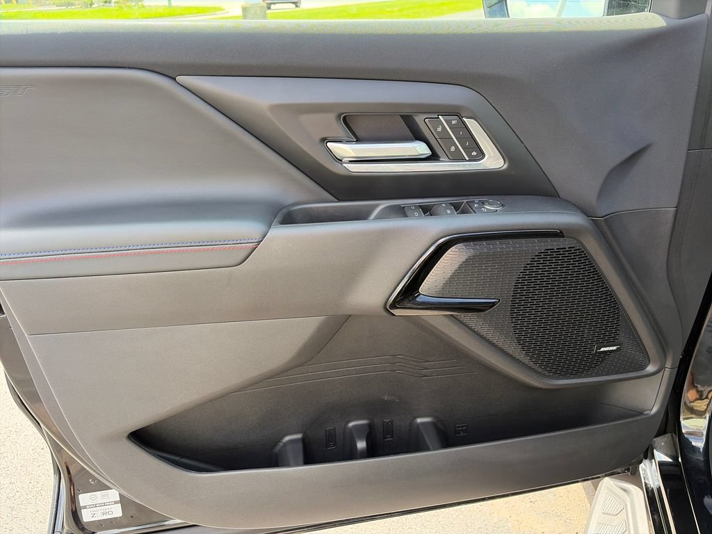 New 2025 Chevrolet Silverado EV RST AWD/4WD image 16
