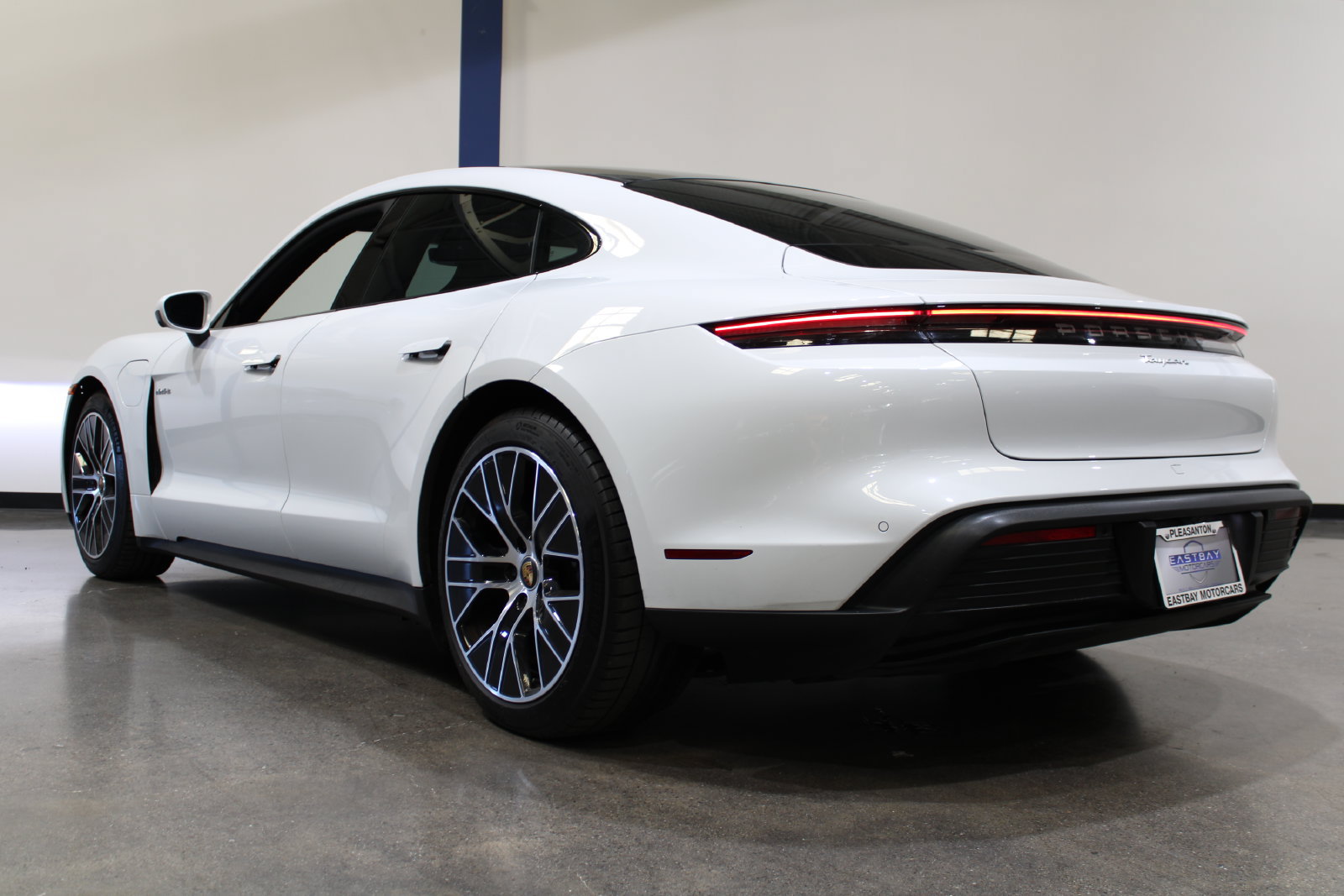 Used 2023 Porsche Taycan RWD image 10