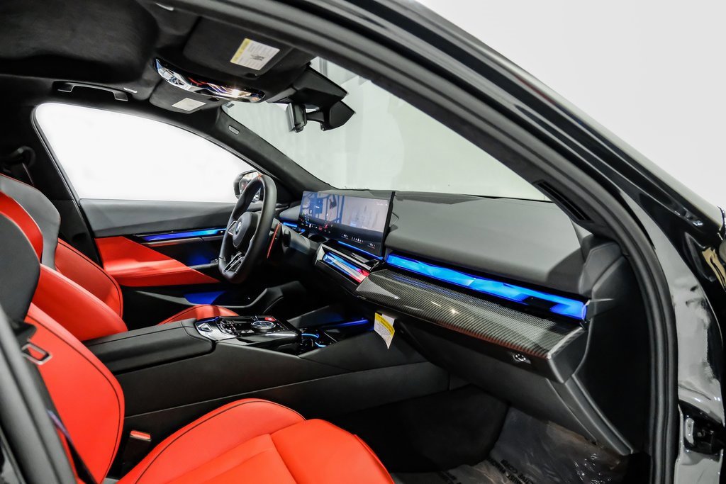 Used 2025 BMW M5 w/ Carbon Package image 11