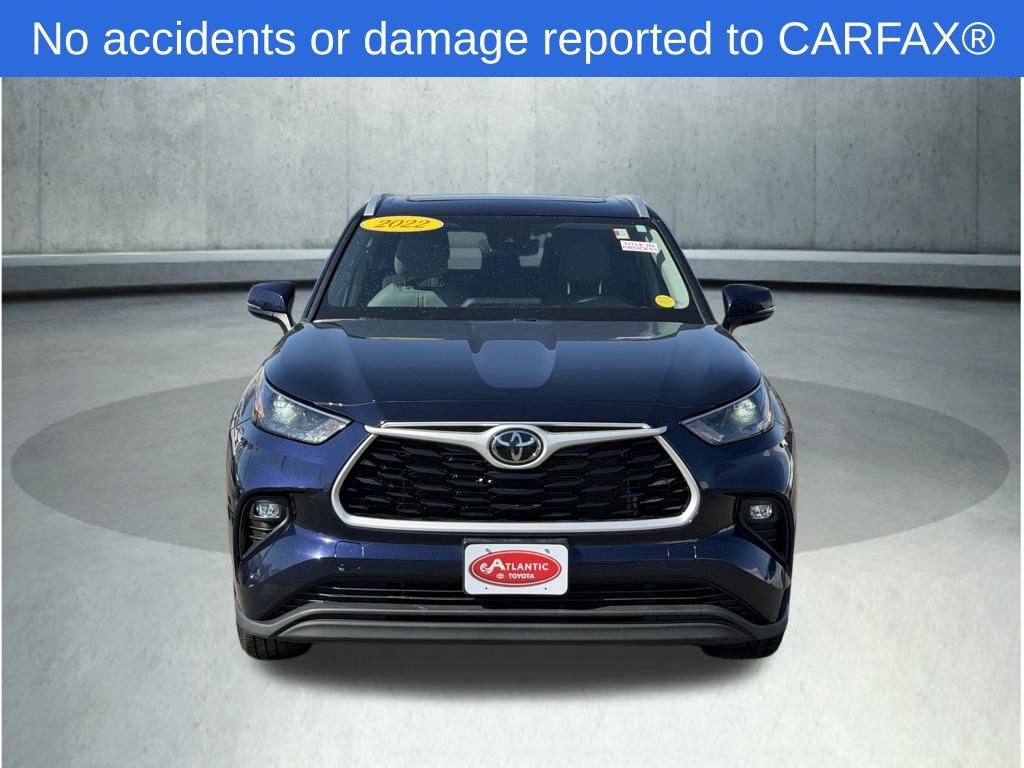 Used 2022 Toyota Highlander XLE image 2
