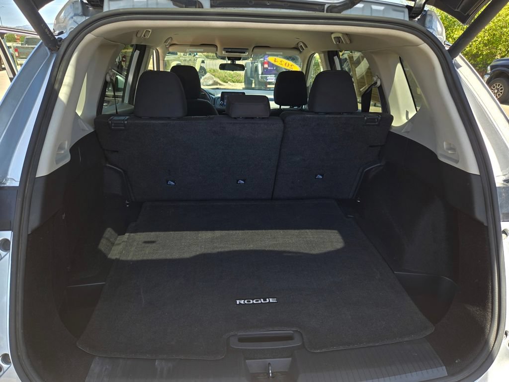 Used 2024 Nissan Rogue SV FWD image 19