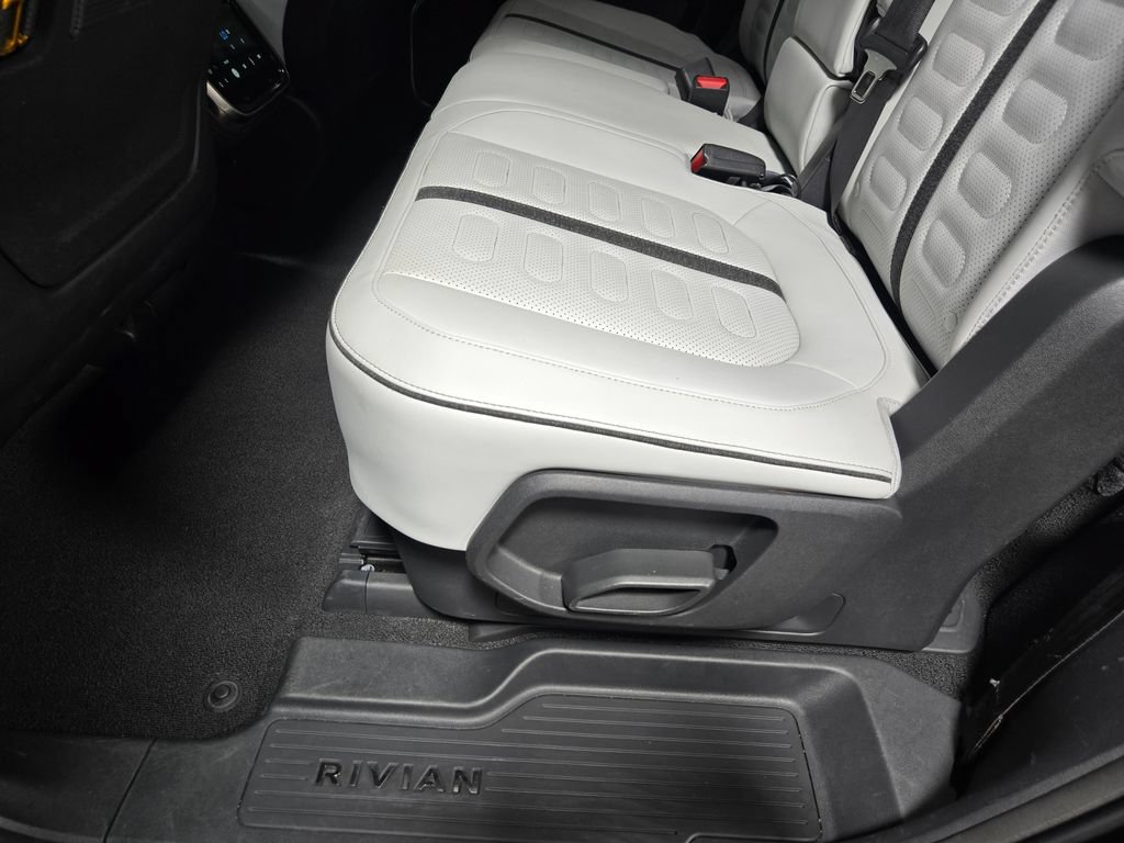 Used 2023 Rivian R1S Adventure AWD/4WD image 34