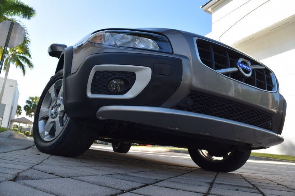 Used 2011 Volvo XC70 3.2 w/ Premium Pkg image 13