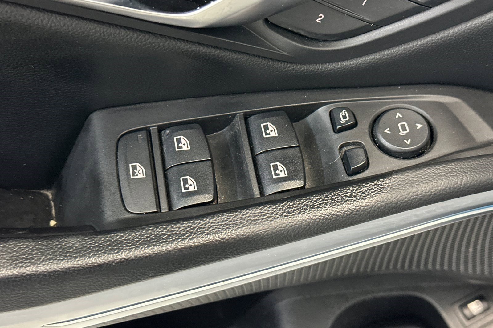 Used 2023 BMW 330e w/ M Sport Package image 13