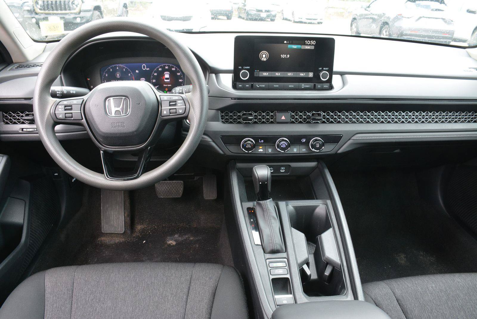 Used 2023 Honda Accord LX image 9