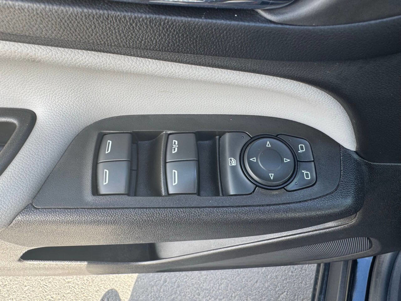 Used 2023 Chevrolet Equinox LS AWD/4WD image 15