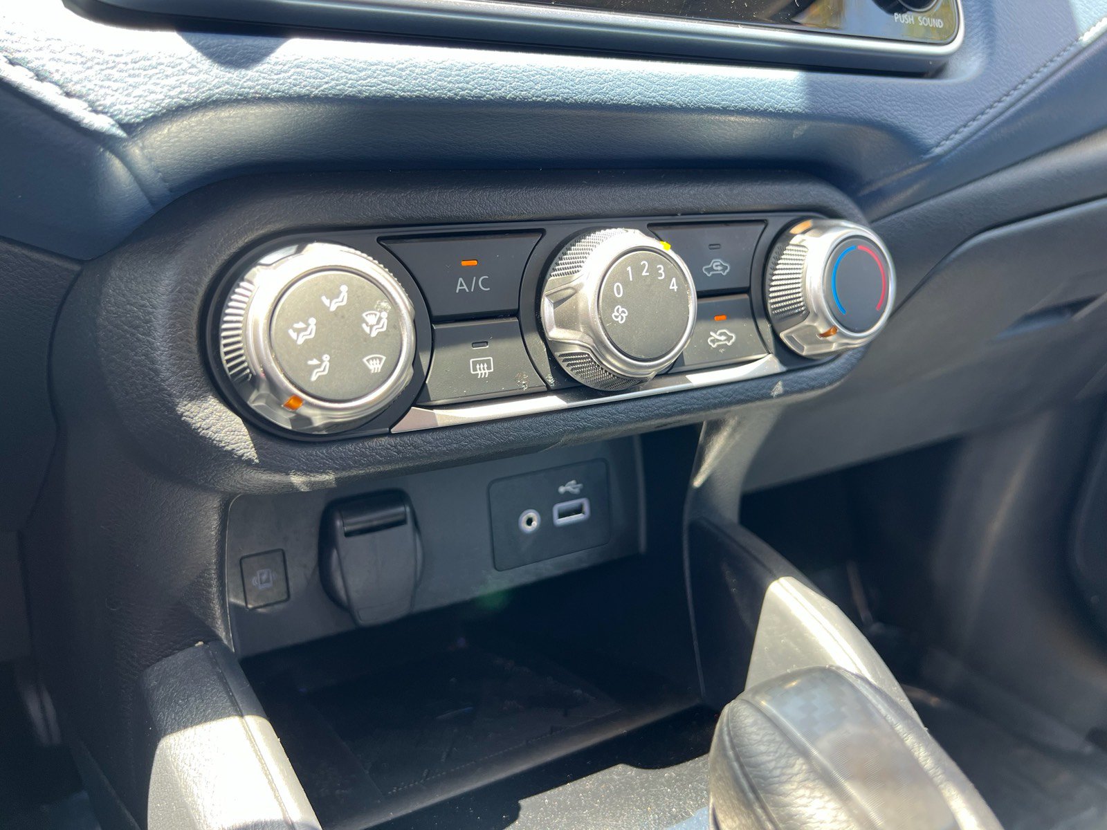 Used 2025 Nissan Versa SV w/ Trunk Package FWD image 25