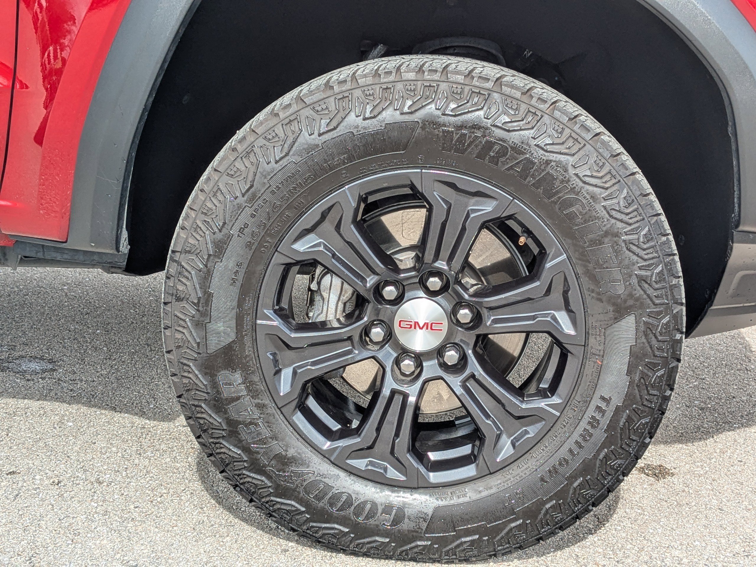 Used 2024 GMC Canyon Elevation w/ Elevation Premium Package image 12