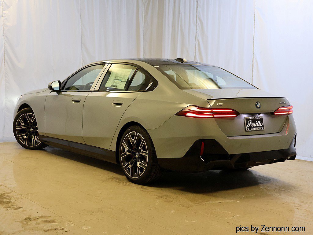 Used 2026 BMW i5 eDrive40 w/ M Sport Package AWD/4WD image 7