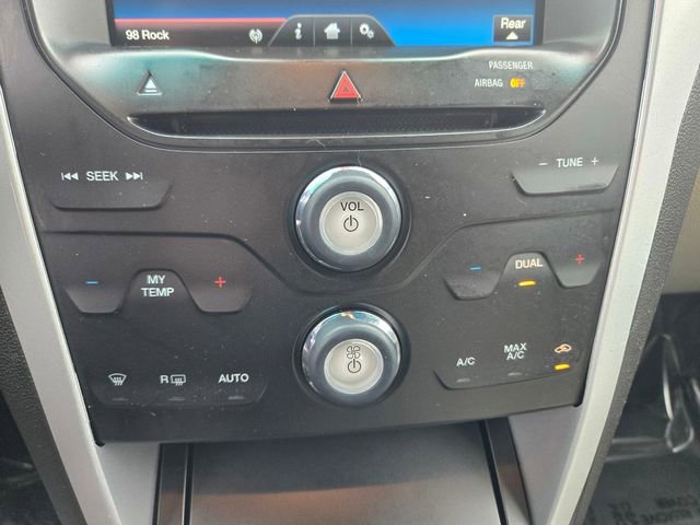 Used 2014 Ford Explorer XLT w/ Equipment Group 202A image 16