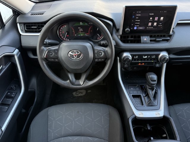 Used 2025 Toyota RAV4 XLE FWD image 12