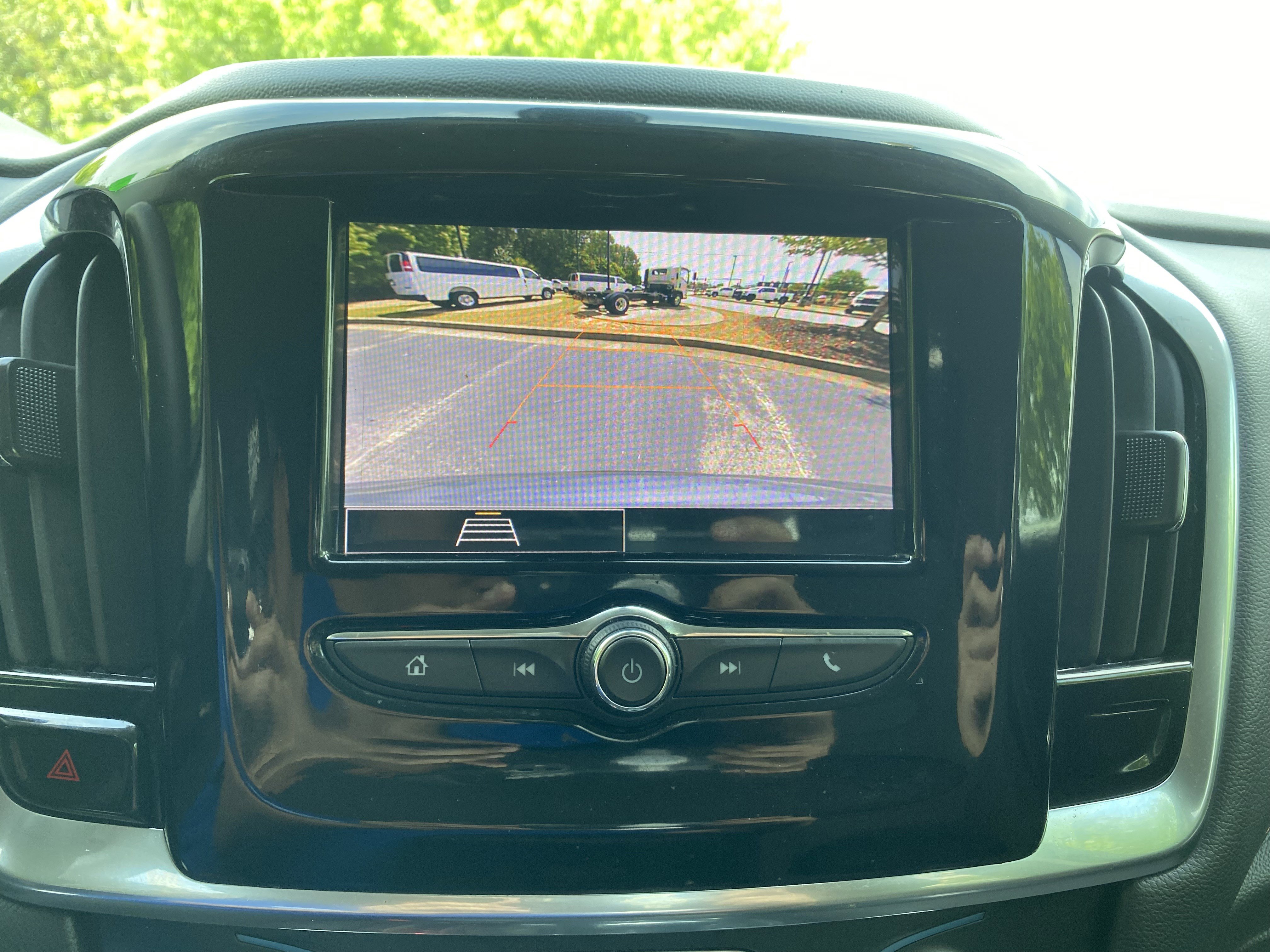 Used 2021 Chevrolet Traverse LS FWD image 27