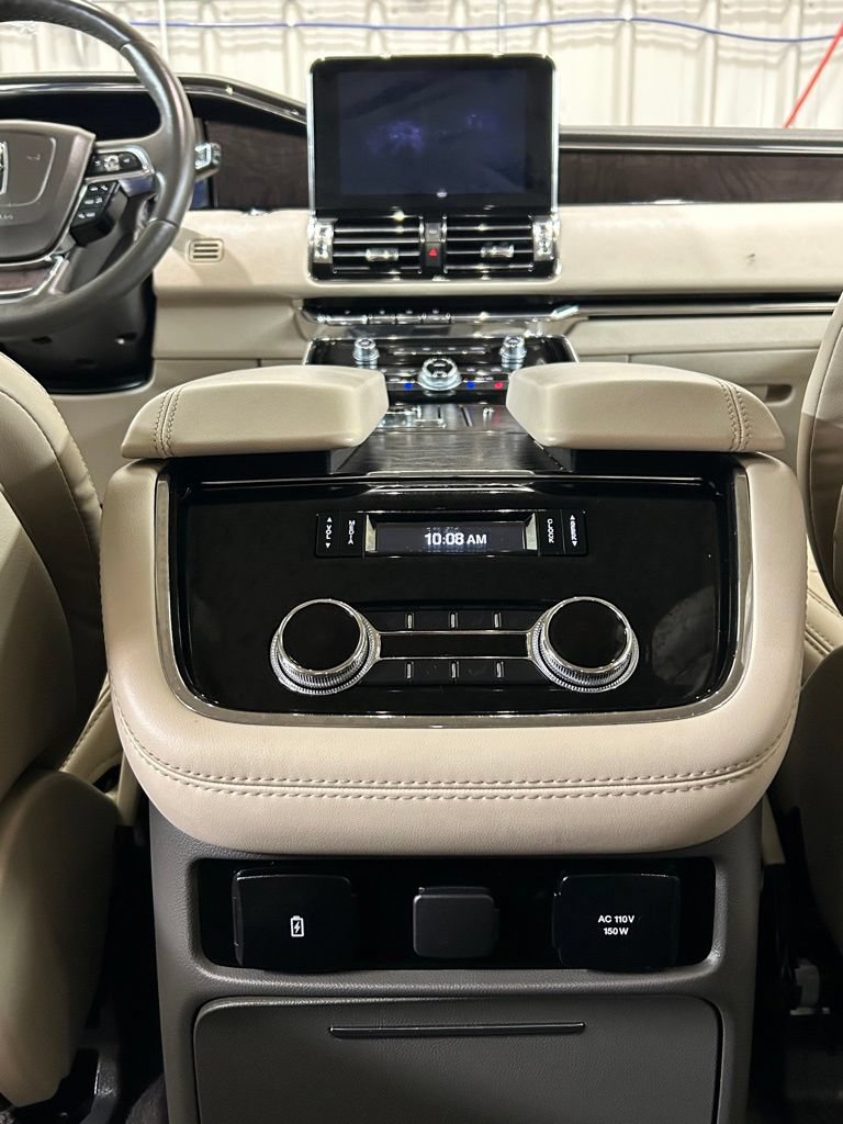 Used 2021 Lincoln Navigator L Reserve AWD/4WD image 16