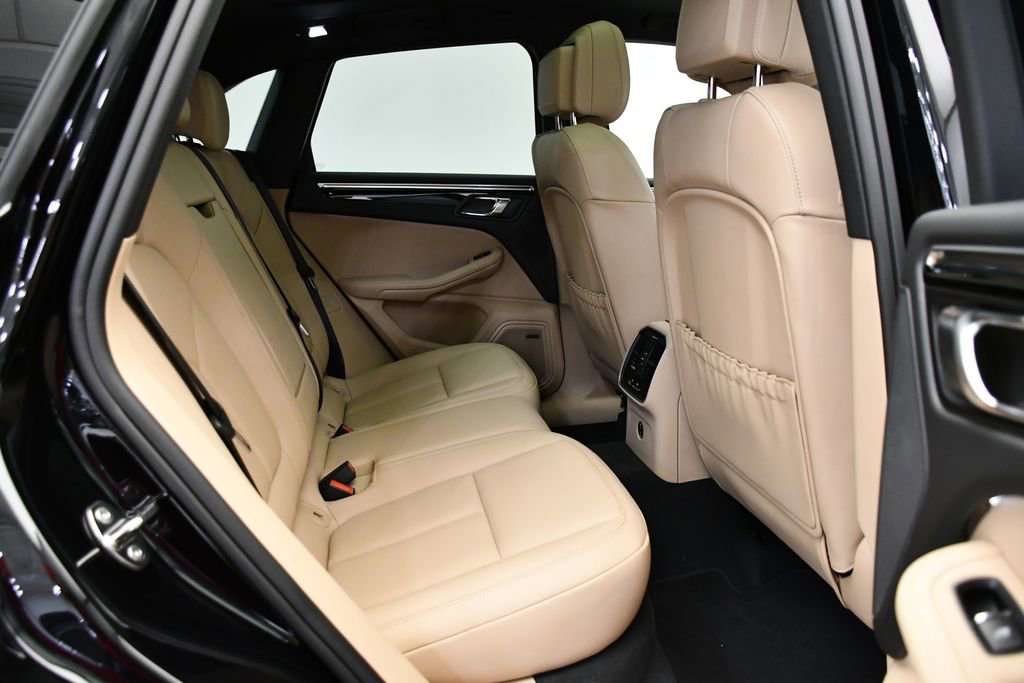 Certified 2025 Porsche Macan image 54