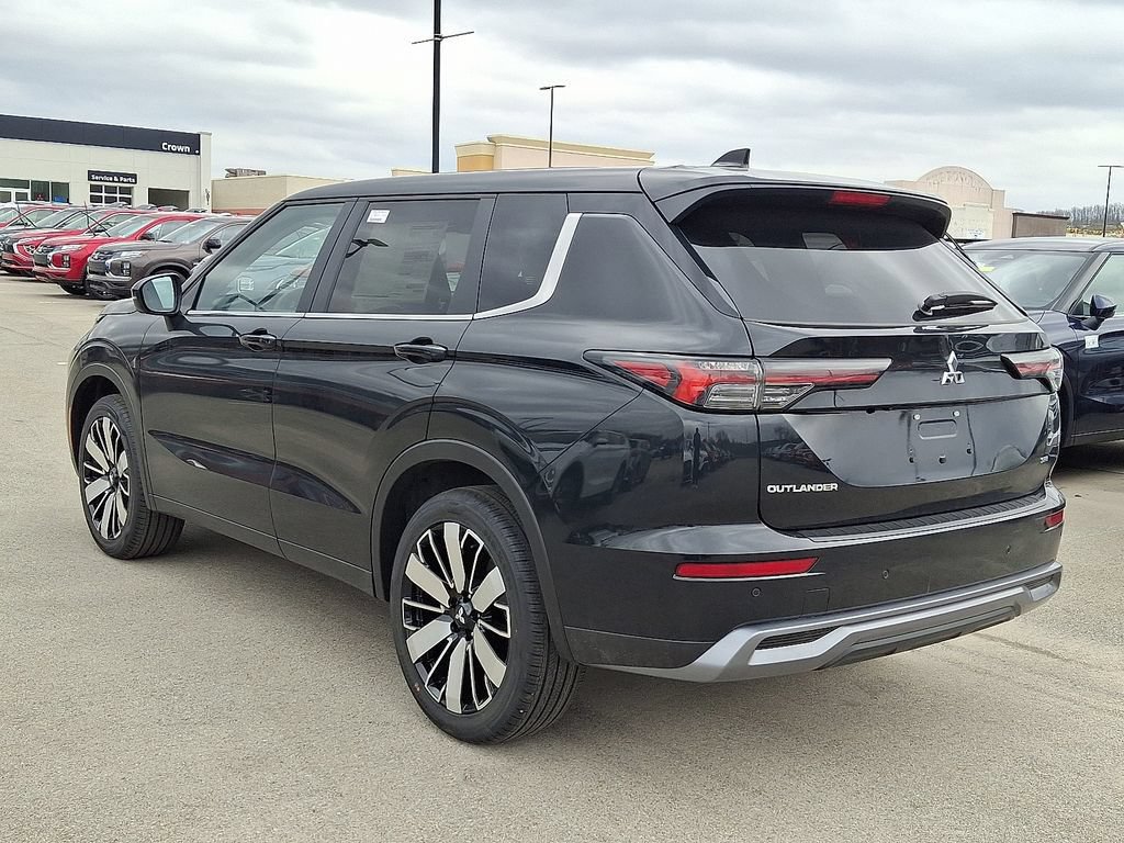 New 2026 Mitsubishi Outlander SE AWD/4WD image 3