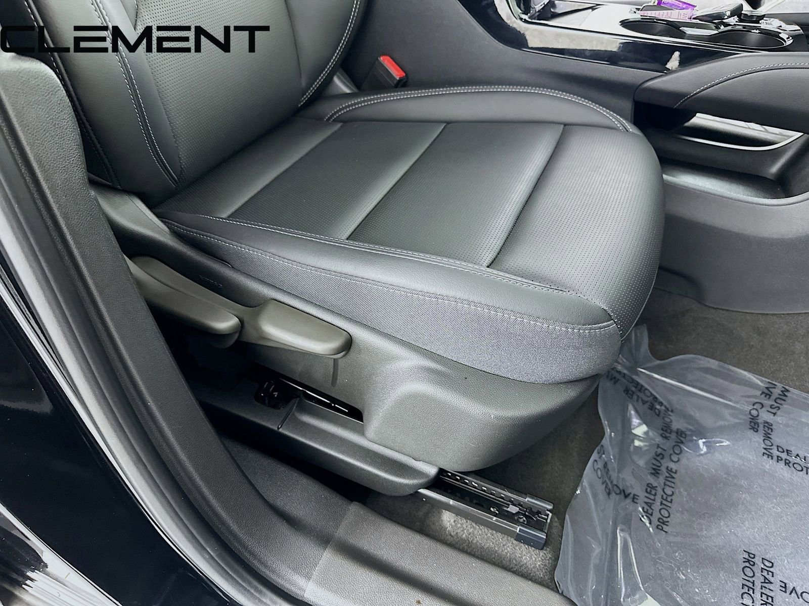 Used 2025 Buick Envision Preferred AWD/4WD image 33