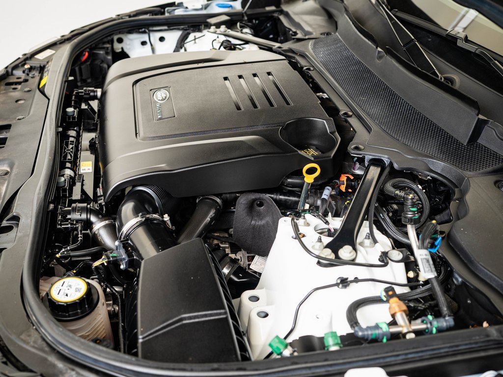 Used 2023 Land Rover Discovery S R-Dynamic image 37