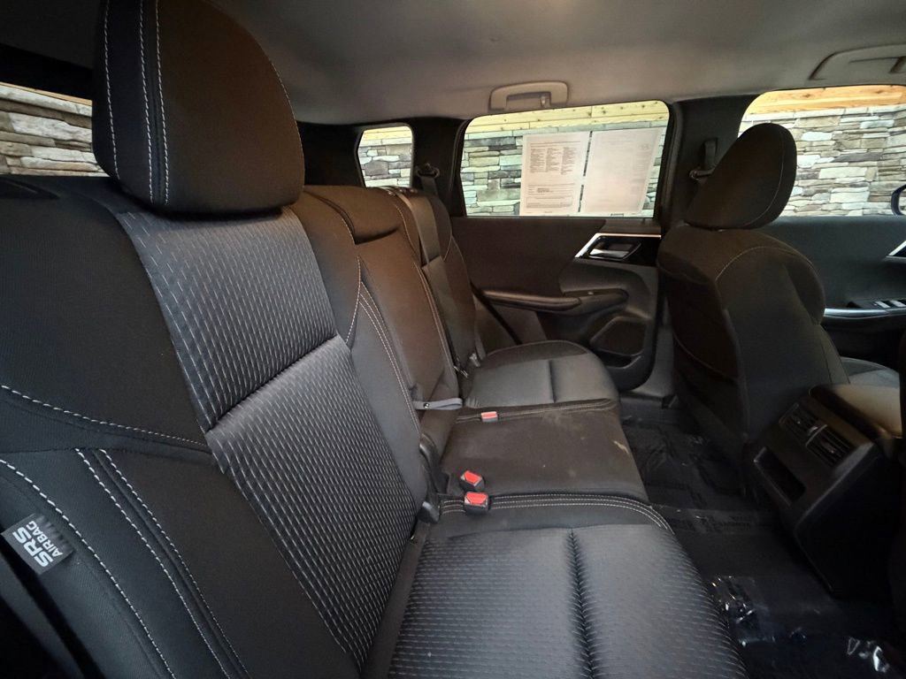 Used 2022 Mitsubishi Outlander ES image 27