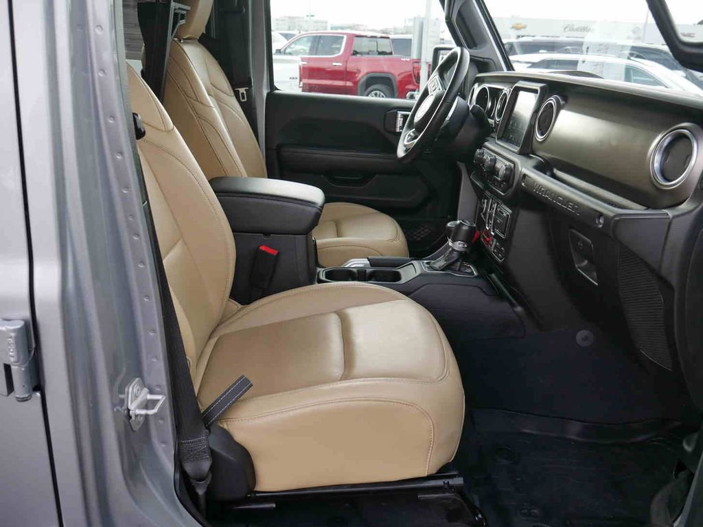 Used 2018 Jeep Wrangler Unlimited Rubicon w/ Dual Top Group image 22