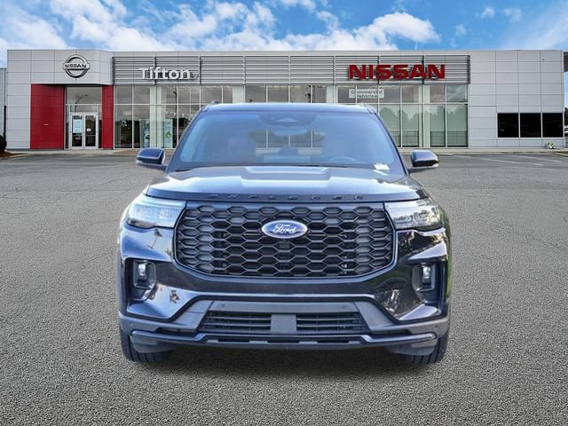 Used 2025 Ford Explorer ST-Line w/ ST-Line Street Pack AWD/4WD image 2