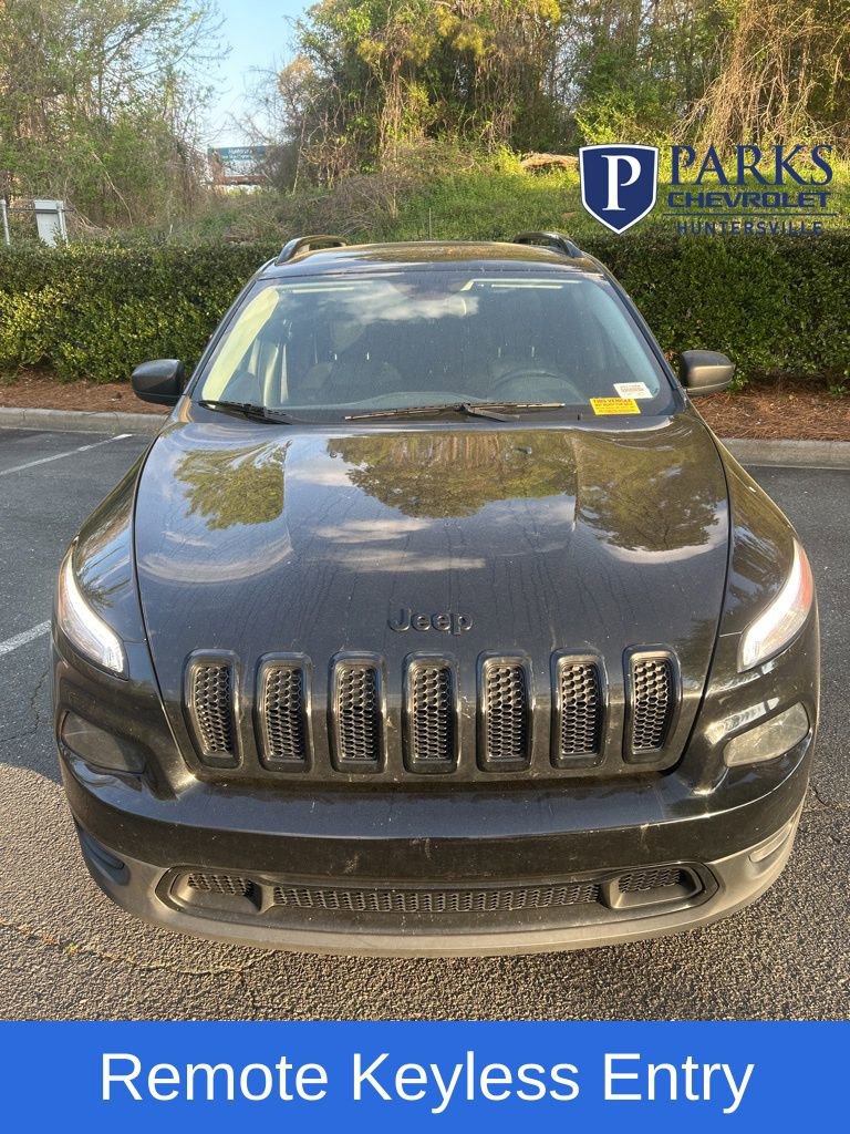 Used 2017 Jeep Cherokee Sport image 2