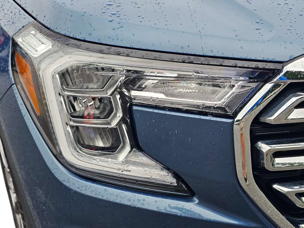 Used 2024 GMC Terrain SLT AWD/4WD image 4