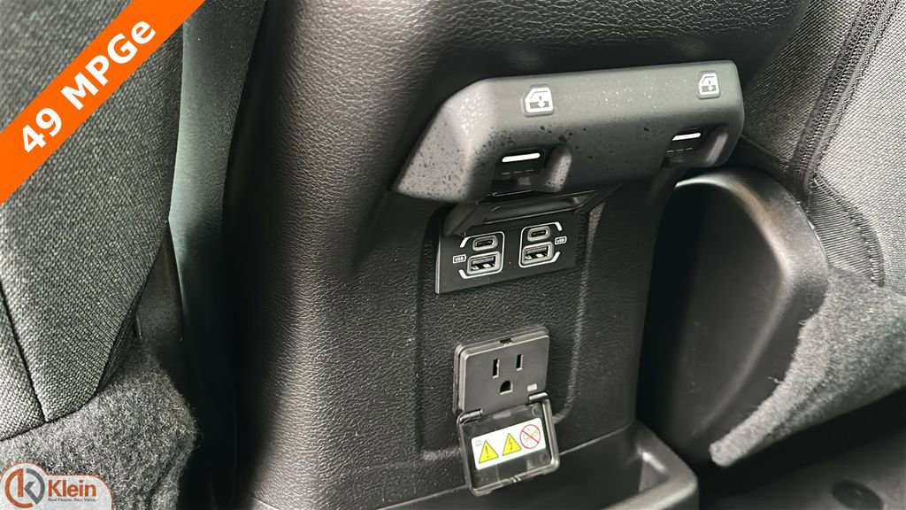 Used 2025 Jeep Wrangler Sahara 4xe image 27