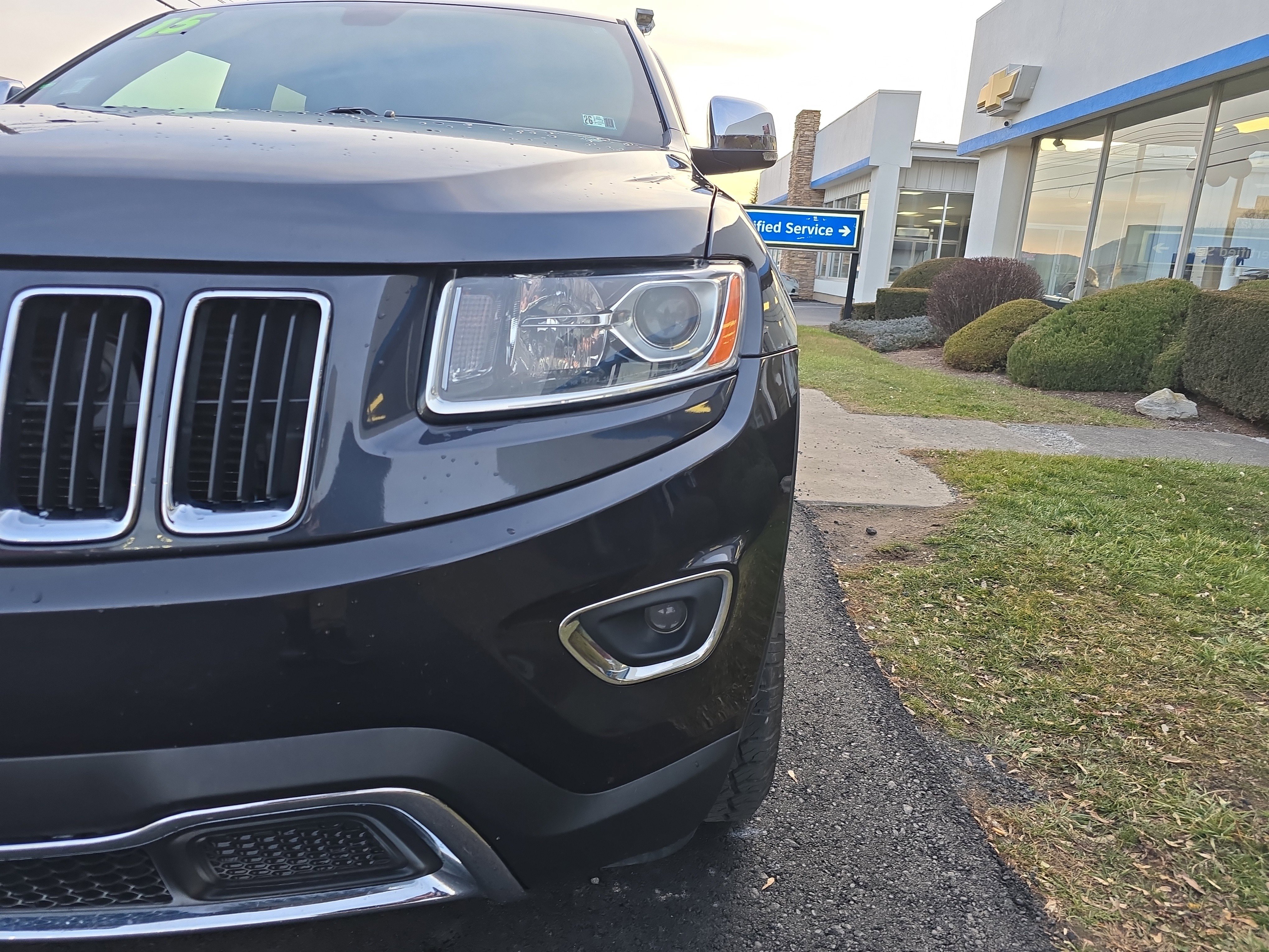 Used 2015 Jeep Grand Cherokee Limited image 10