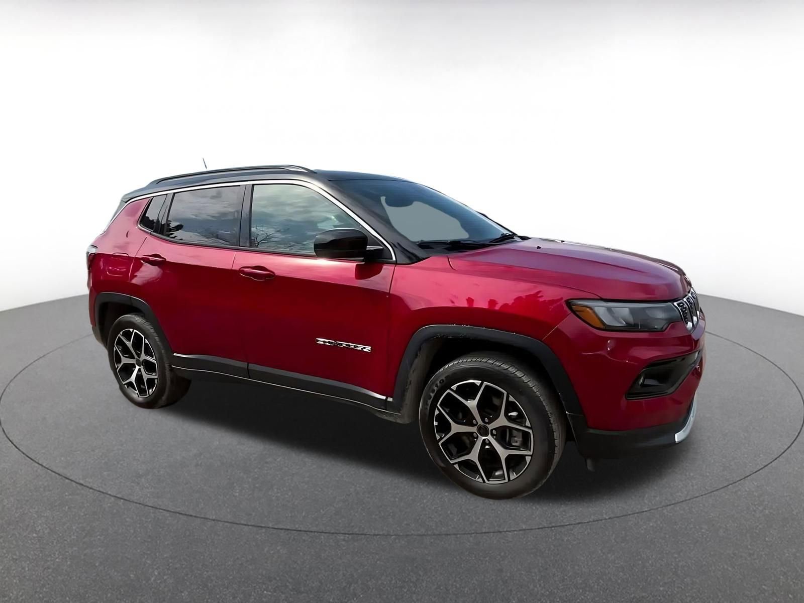 Used 2025 Jeep Compass Limited AWD/4WD image 2