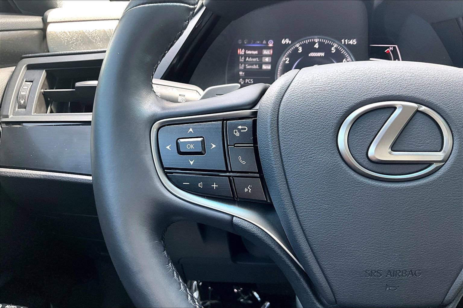 Used 2024 Lexus ES 350 350 w/ Premium Package image 18