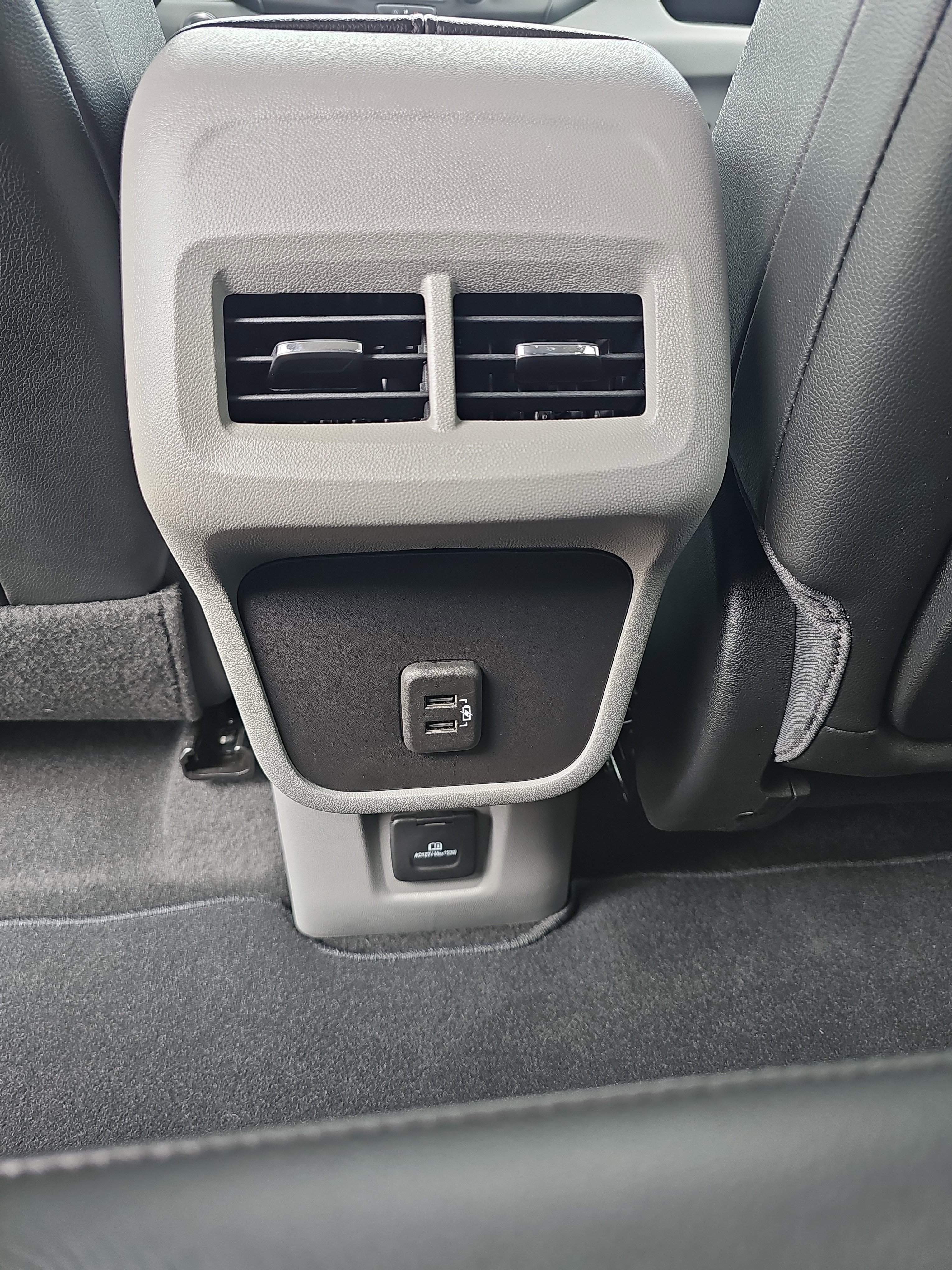 Used 2024 GMC Terrain SLT w/ LPO, Floor Liner Package image 17