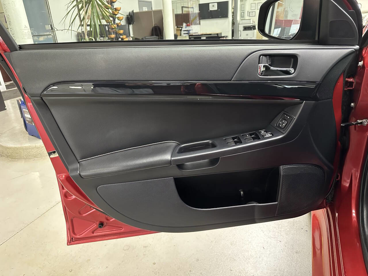 Used 2016 Mitsubishi Lancer ES image 10