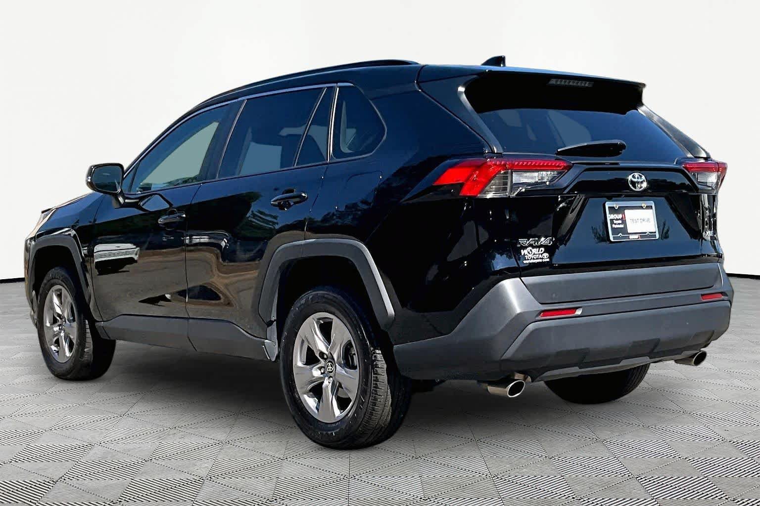 Certified 2025 Toyota RAV4 XLE FWD image 12