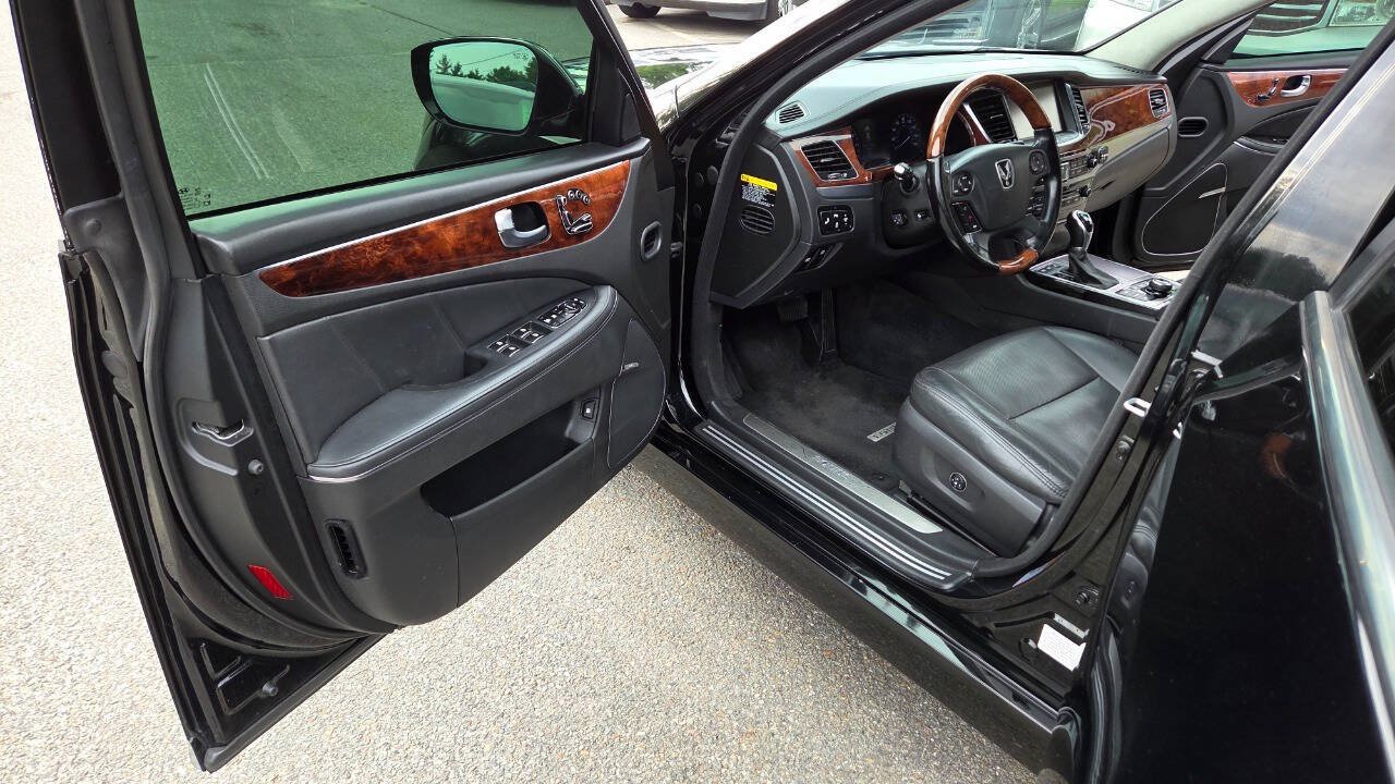 Used 2015 Hyundai Equus Signature RWD image 28
