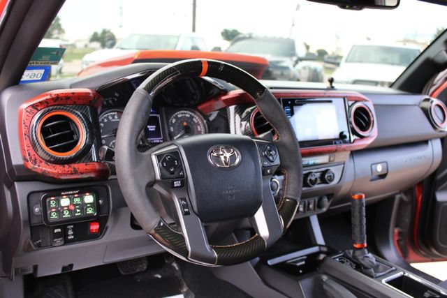 Used 2016 Toyota Tacoma TRD Off-Road w/ Premium & Technology Package AWD/4WD image 15